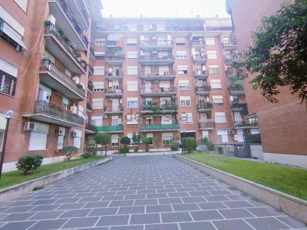 appartamento in vendita a Roma in zona Don Bosco