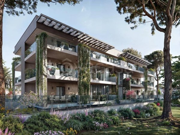 appartamento in vendita a Roma in zona Axa