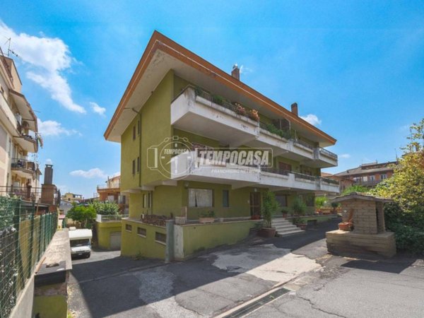 appartamento in vendita a Roma in zona Grottarossa