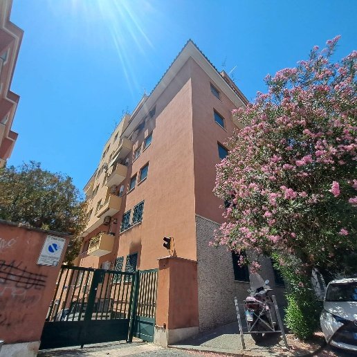 appartamento in vendita a Roma in zona Gianicolense