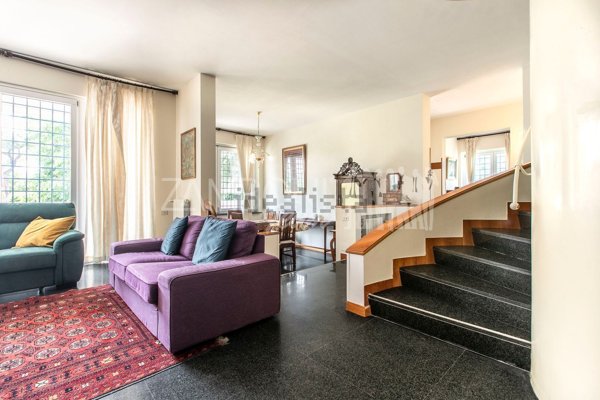 casa indipendente in vendita a Roma in zona Axa