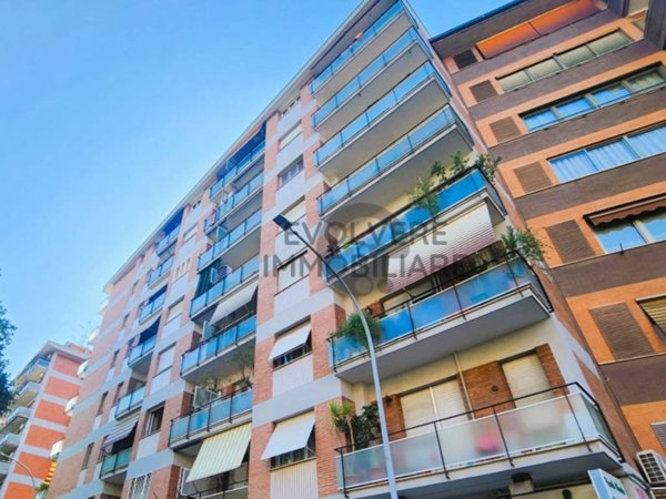 appartamento in vendita a Roma in zona Appio Claudio