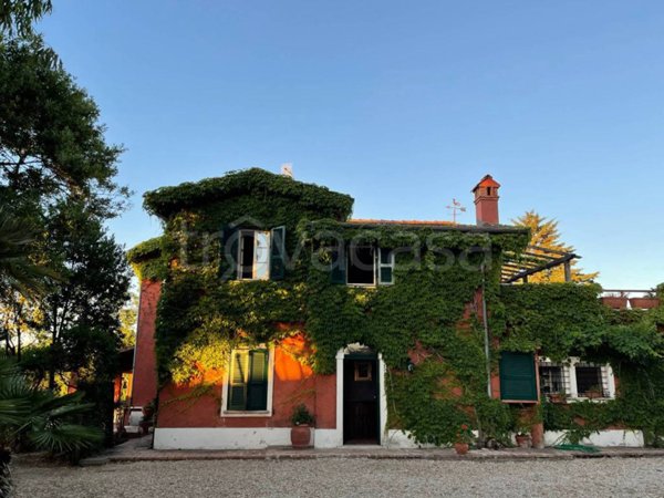 appartamento in vendita a Roma in zona Acilia