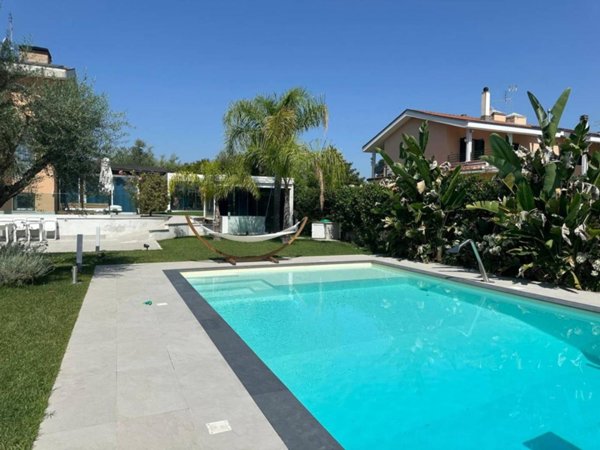casa indipendente in vendita a Roma in zona Casal Boccone