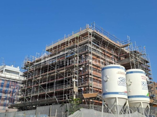 appartamento in vendita a Roma in zona Appio Latino