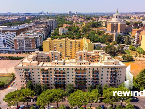 appartamento in vendita a Roma in zona Ostiense