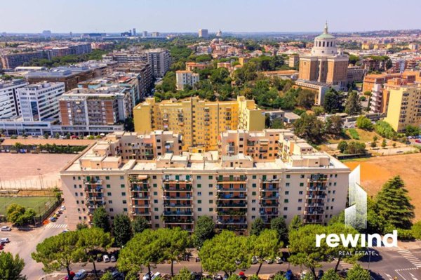 appartamento in vendita a Roma in zona Ostiense