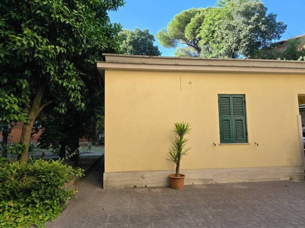 appartamento in vendita a Roma in zona Ostiense