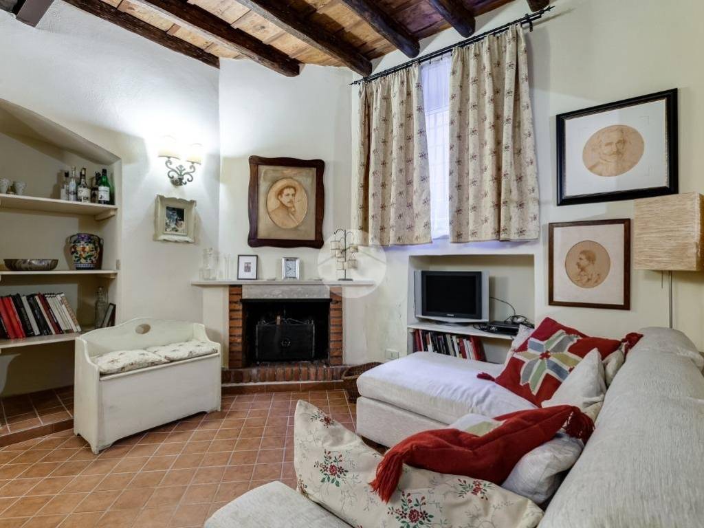 appartamento in vendita a Roma in zona Rione Monti/Campitelli