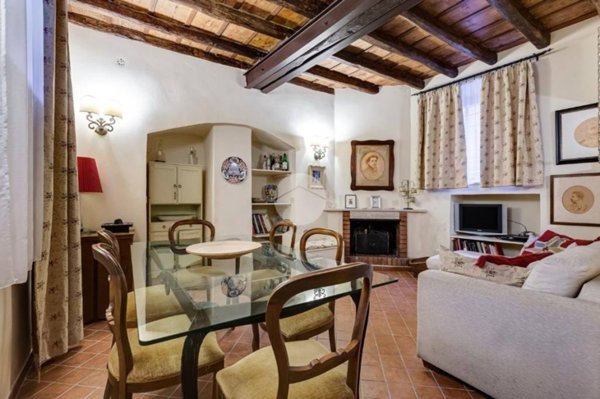 appartamento in vendita a Roma in zona Rione Monti/Campitelli