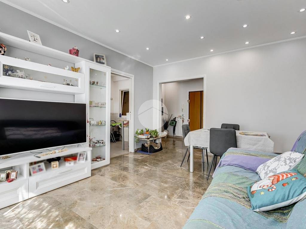 appartamento in vendita a Roma in zona Appio Latino