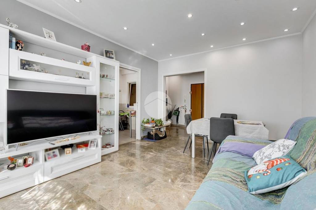 appartamento in vendita a Roma in zona Appio Latino