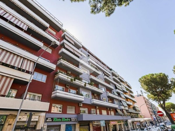 appartamento in vendita a Roma in zona Appio Latino