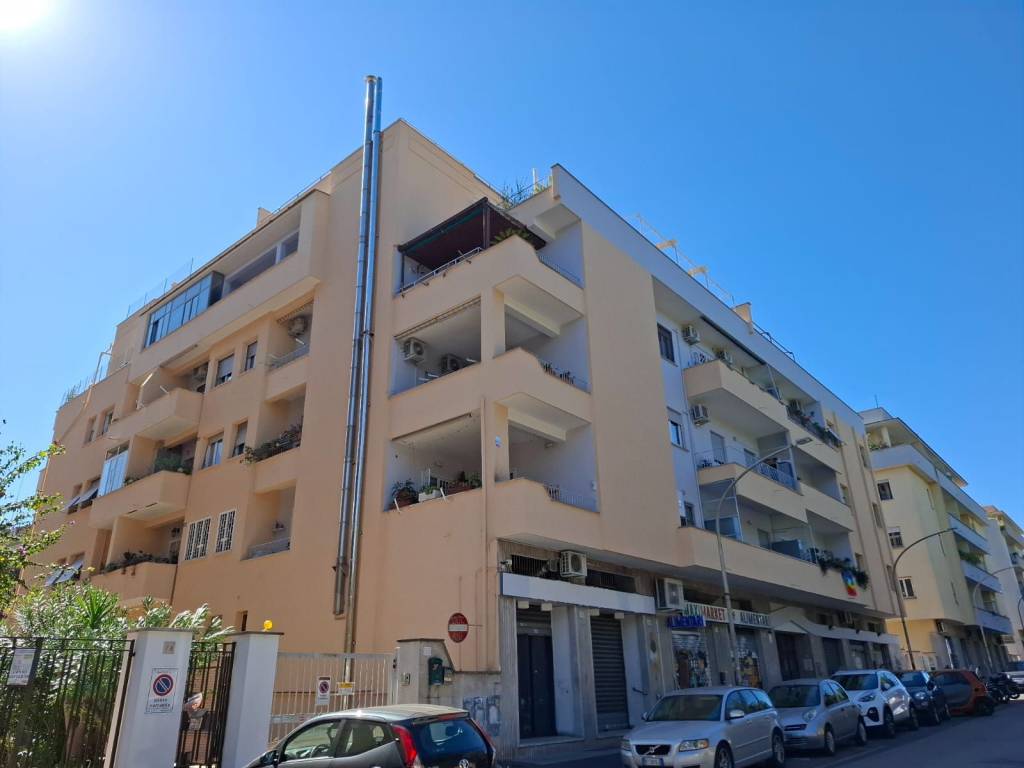 appartamento in vendita a Roma in zona Ardeatino
