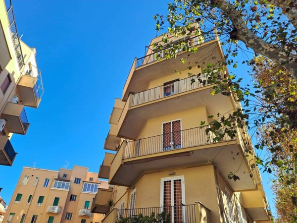 appartamento in vendita a Roma in zona Castel Fusano