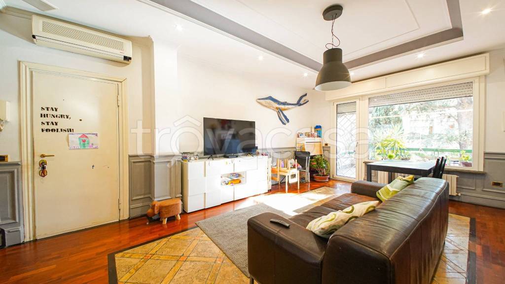 appartamento in vendita a Roma in zona Torre Gaia