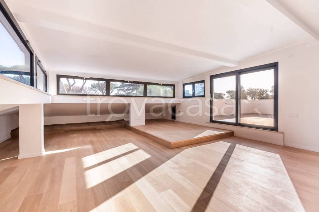 appartamento in vendita a Roma in zona EUR