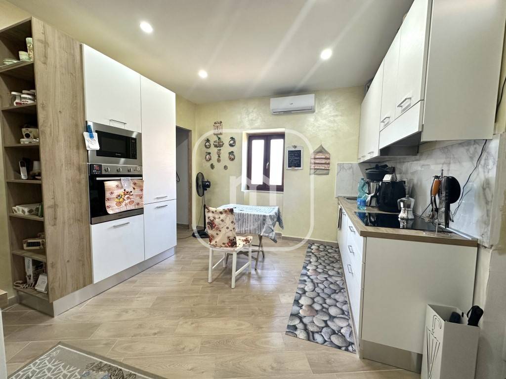 appartamento in vendita a Roma in zona Finocchio