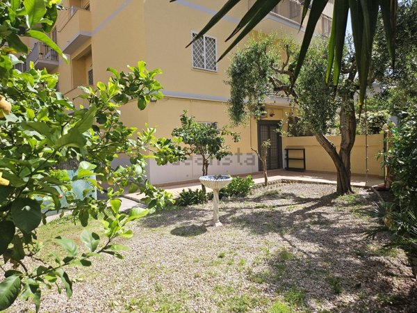 appartamento in vendita a Roma in zona Ostia