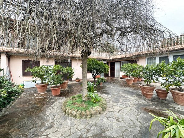 casa indipendente in vendita a Roma