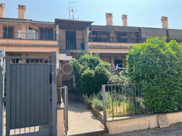 appartamento in vendita a Roma in zona Casal Monastero