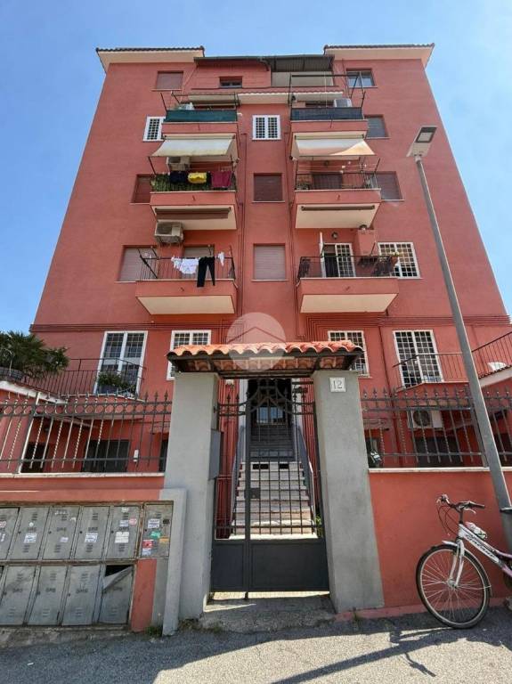 appartamento in vendita a Roma in zona Tuscolano