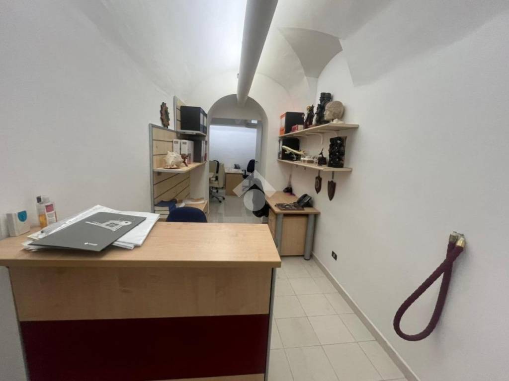 negozio in vendita a Roma in zona Esquilino