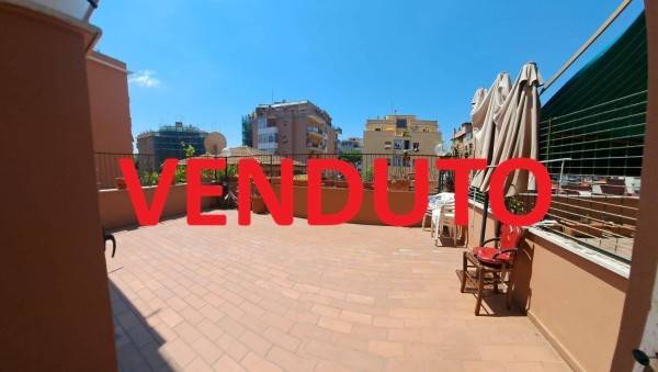 appartamento in vendita a Roma in zona Gianicolense