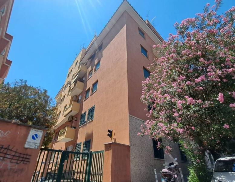 appartamento in vendita a Roma in zona Gianicolense