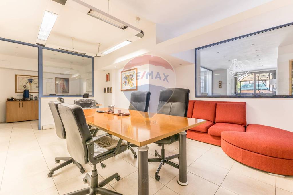ufficio in vendita a Roma in zona Aurelio