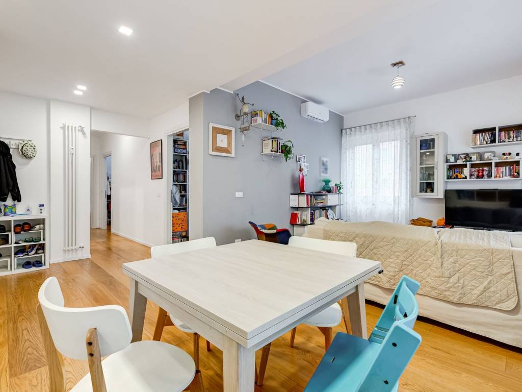 appartamento in vendita a Roma in zona Appio Latino
