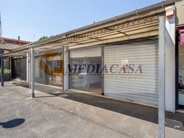 negozio in vendita a Roma in zona Olgiata