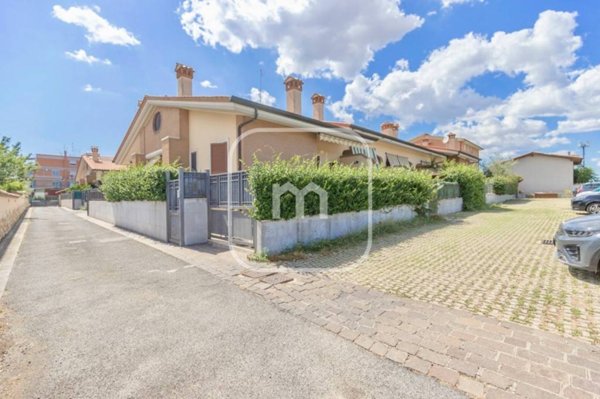 casa indipendente in vendita a Roma in zona Ponte di Nona