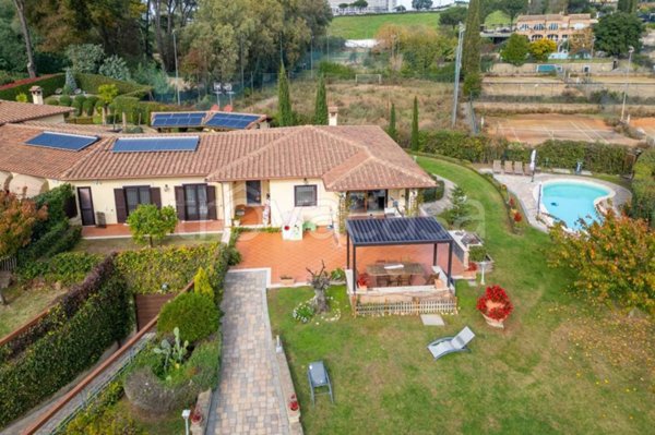 casa indipendente in vendita a Roma in zona Grottarossa