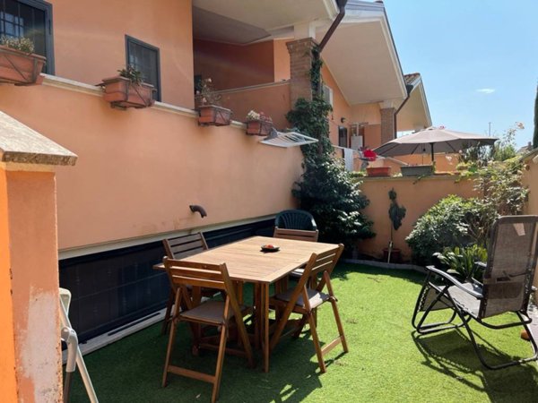 villetta a schiera in vendita a Roma in zona Ostia Antica