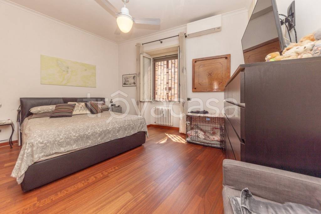 appartamento in vendita a Roma in zona Ostiense