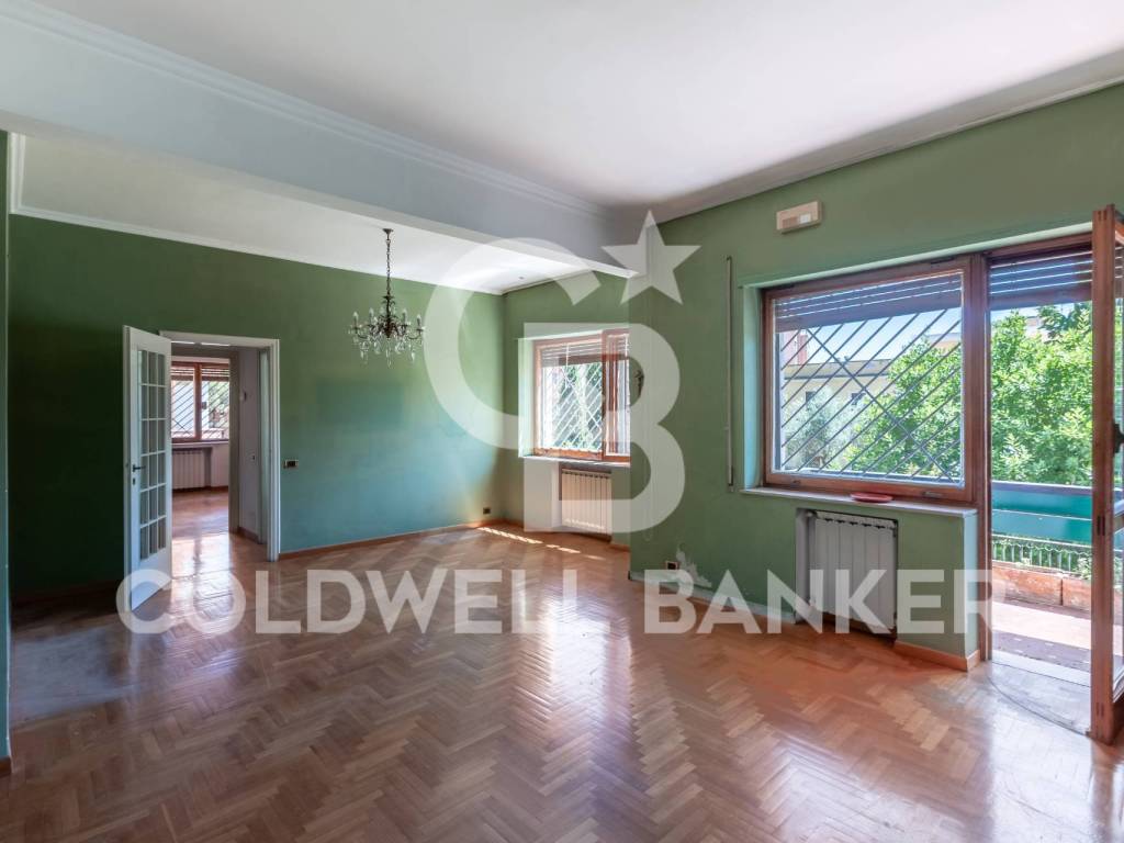 appartamento in vendita a Roma in zona Ostiense
