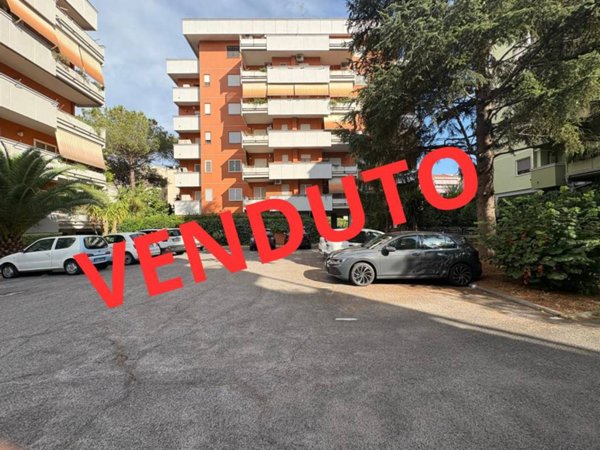 appartamento in vendita a Roma in zona Torrino