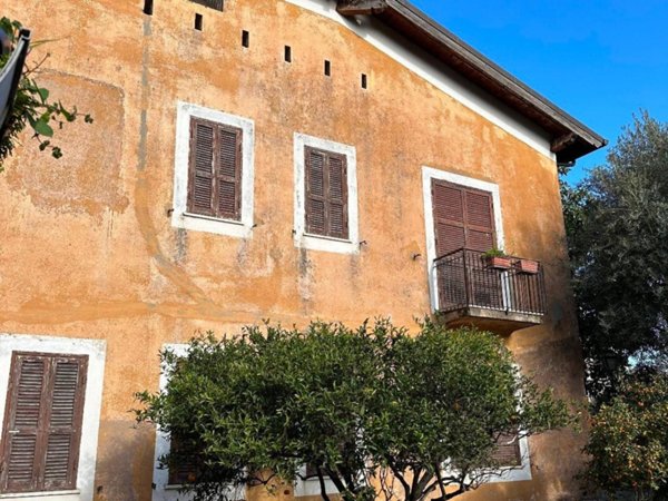casa indipendente in vendita a Roma in zona Acilia
