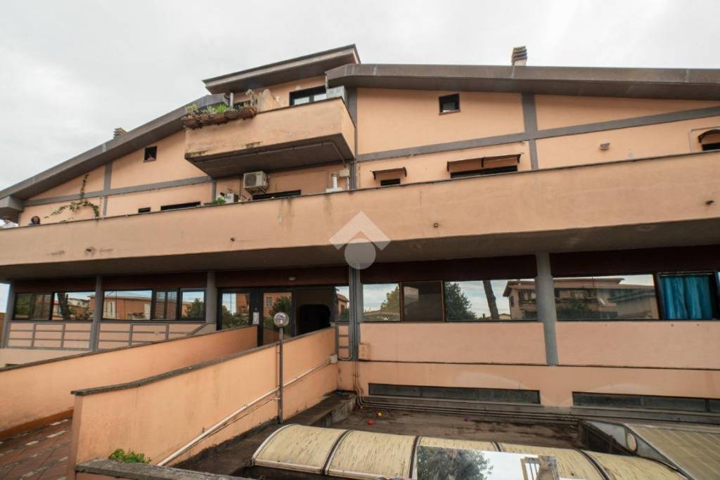 appartamento in vendita a Roma in zona Massimina/Casal Lumbroso