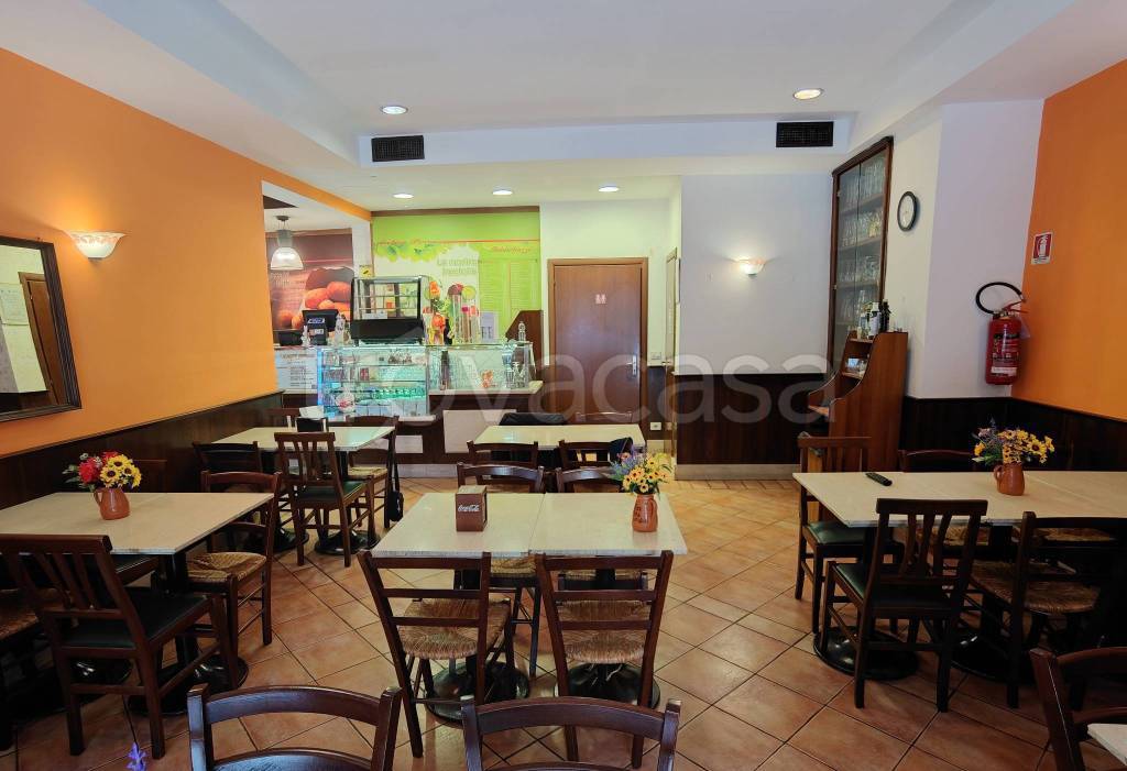 negozio in vendita a Roma in zona Collatino