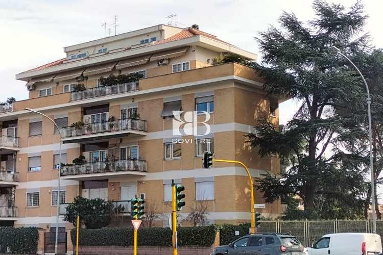appartamento in vendita a Roma in zona Aurelio