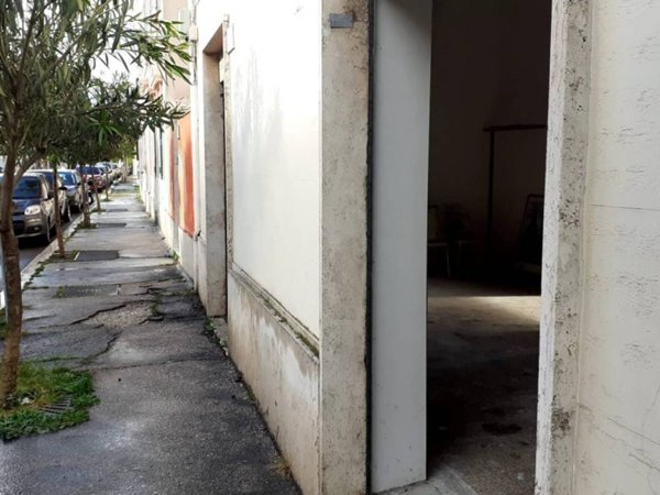 negozio in vendita a Roma in zona Prenestino-Centocelle
