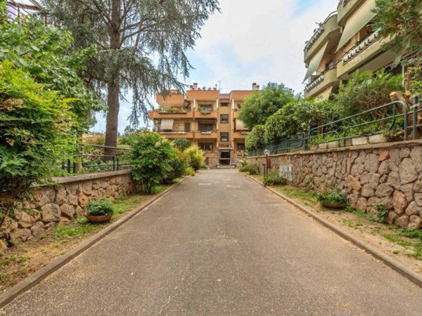 appartamento in vendita a Roma in zona Torre Gaia