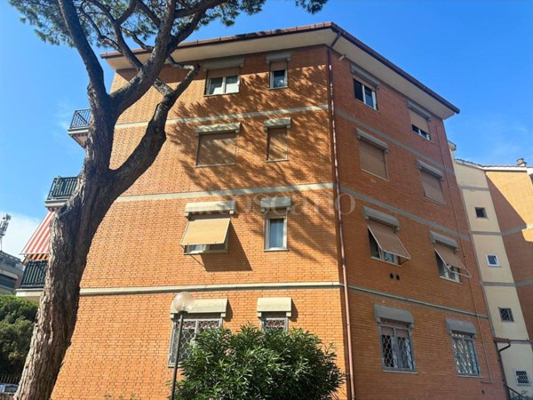 appartamento in vendita a Roma in zona Ostia