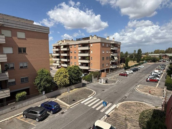 appartamento in vendita a Roma in zona Ponte di Nona