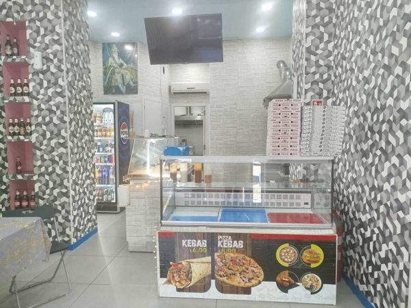negozio in vendita a Roma in zona Ardeatino