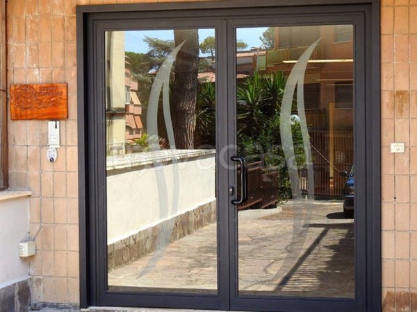 ufficio in vendita a Roma in zona Vitinia