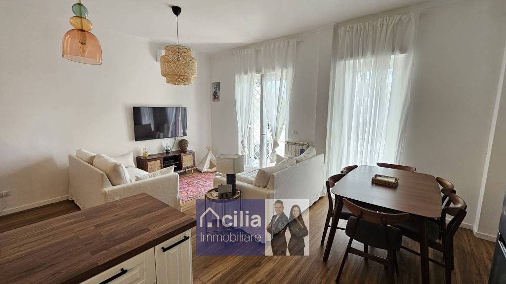 appartamento in vendita a Roma in zona Axa