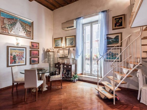 appartamento in vendita a Roma in zona Rione Regola